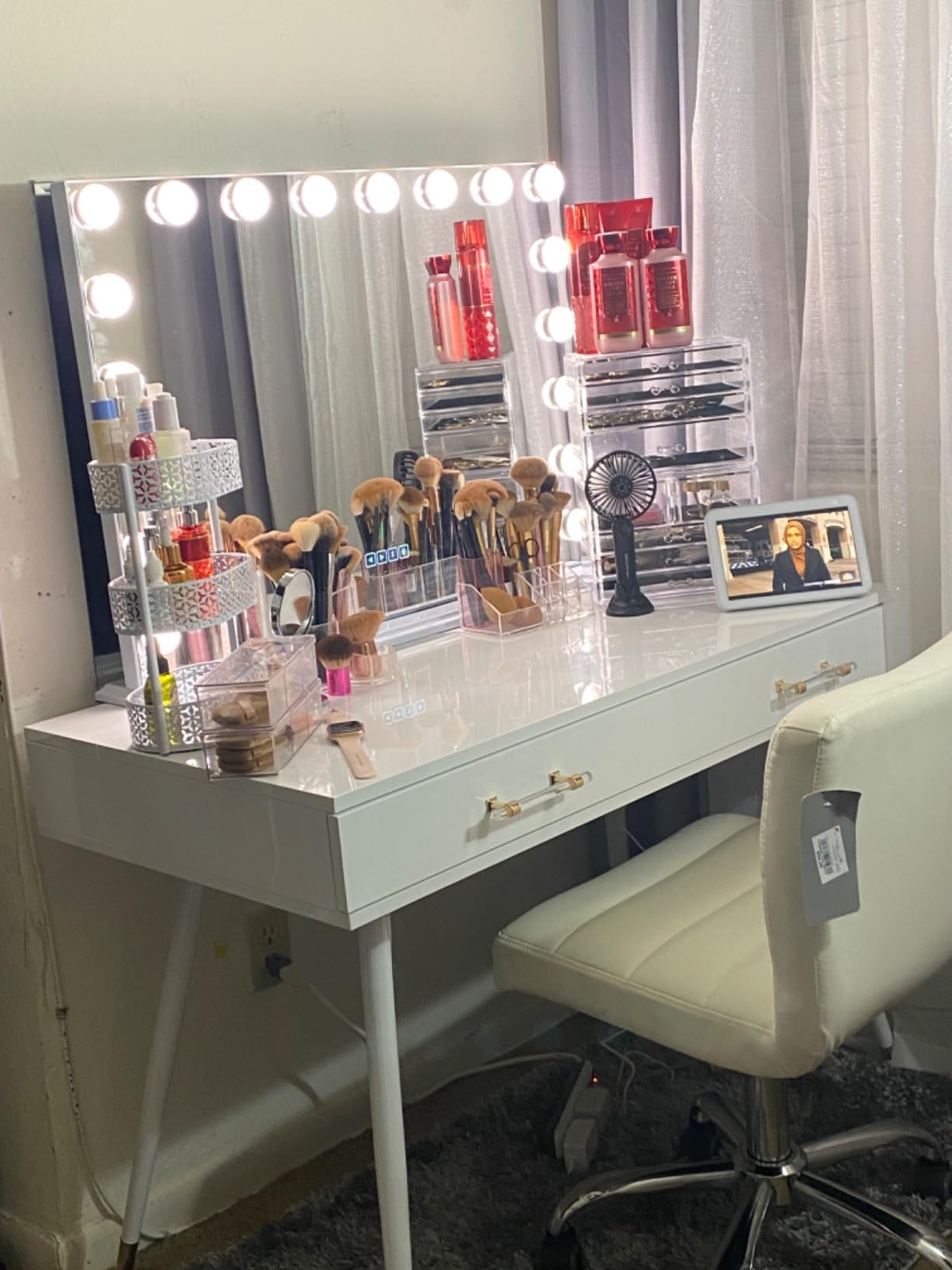 FENCHILIN Vanity Mirror with Lights Bluetooth Speaker 32