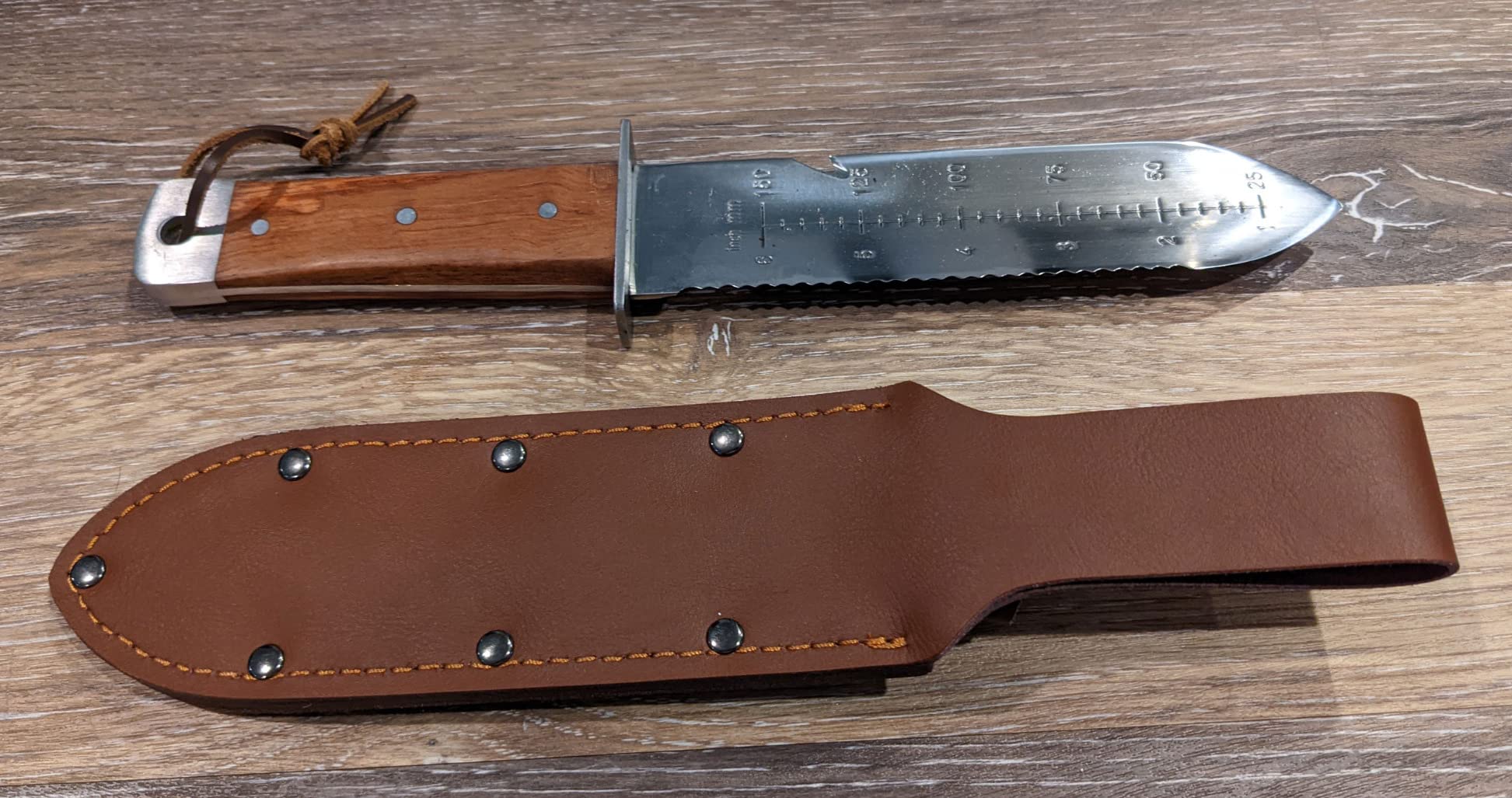 SHALL Hori Hori, Japanese Garden Knife, Soil Knife with Leather Sheath, Rosewood Handle & Hide Rope, 7” Stainless Steel Blade, Rope Cutting Edge, for Digging, Weeding, Planting, Full-Tang customer photo 2