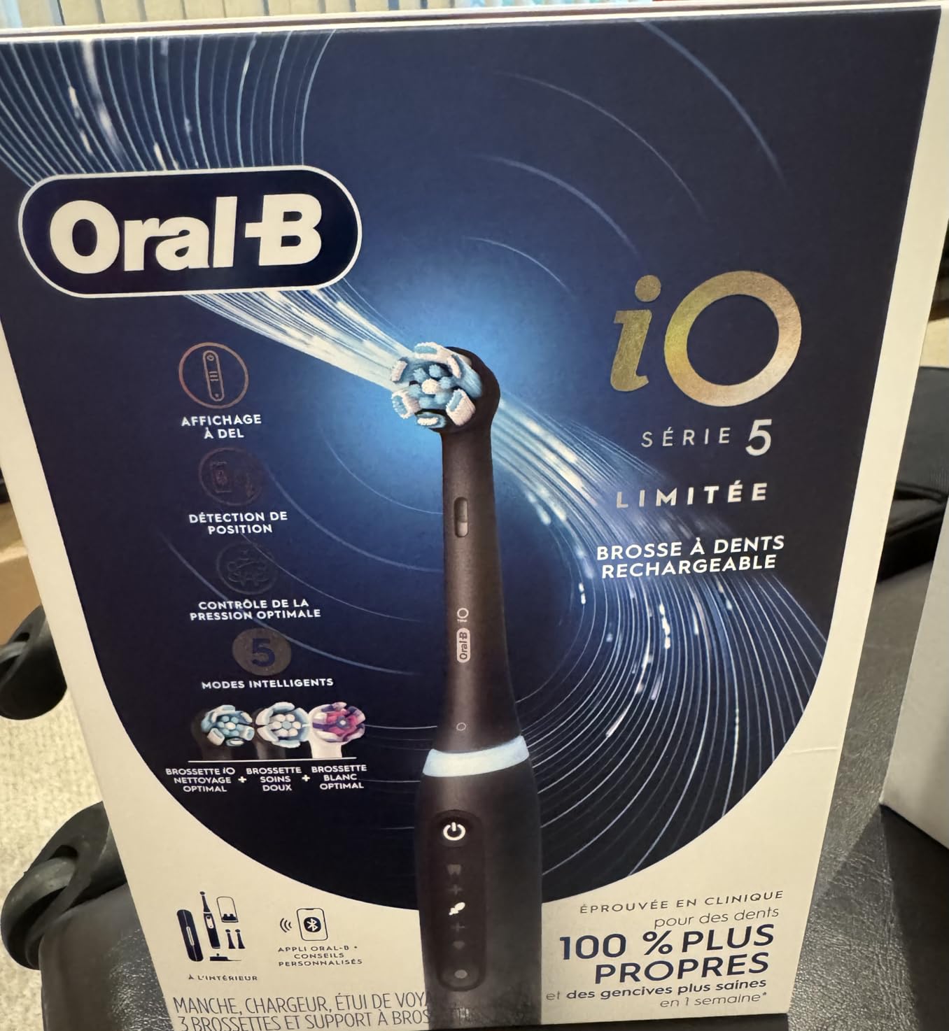 Oral-B Rechargeable Electric Toothbrush, iO5 Limited Deep Clean & Whiten, 5 Cleaning Modes, Visual Pressure Sensor to Protect Gums, Travel Case, 3 Brush Heads, Black customer photo 2