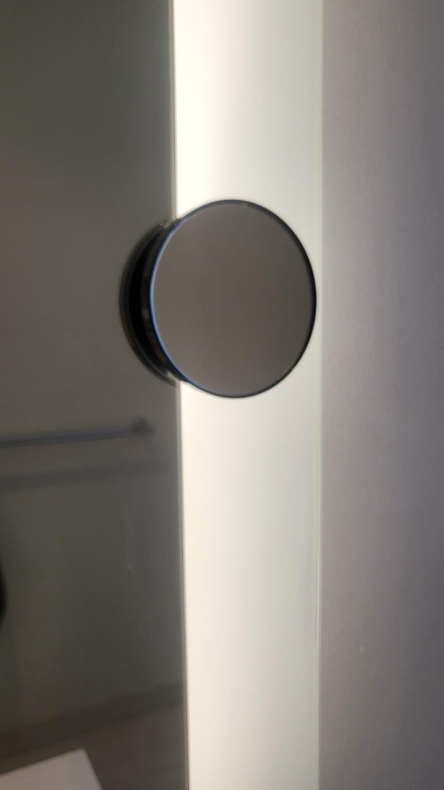 MIYADIVA 30X Magnifying Mirror, Small Travel Mirror with Suction Cup and Tweezers, 3.5 Inches customer photo 1