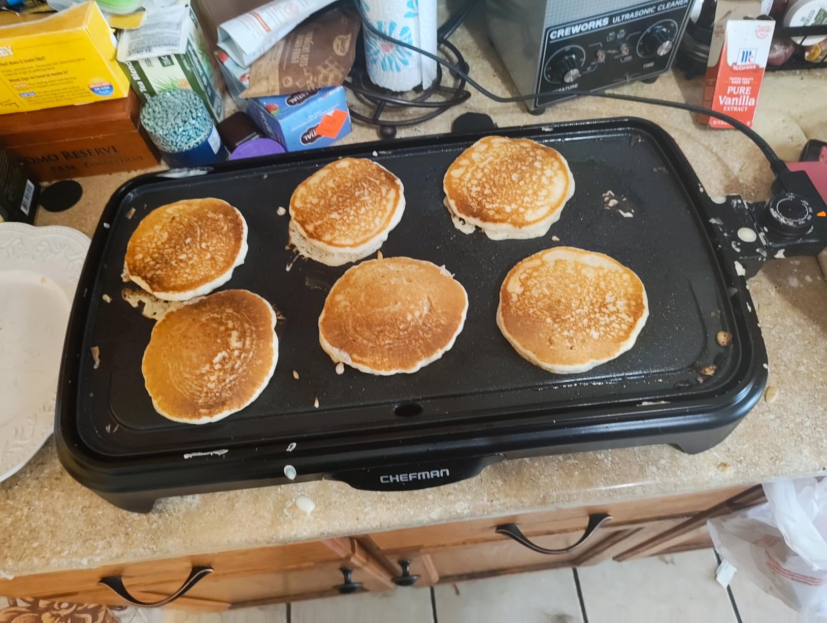 Chefman Electric Griddle with Removable Temperature Control, Immersible Flat Top Grill, Burger, Eggs, Pancake Griddle, Nonstick Easy Clean Cooking Surface, Slide Out Drip Tray, 10 x 16 Inch customer photo 1