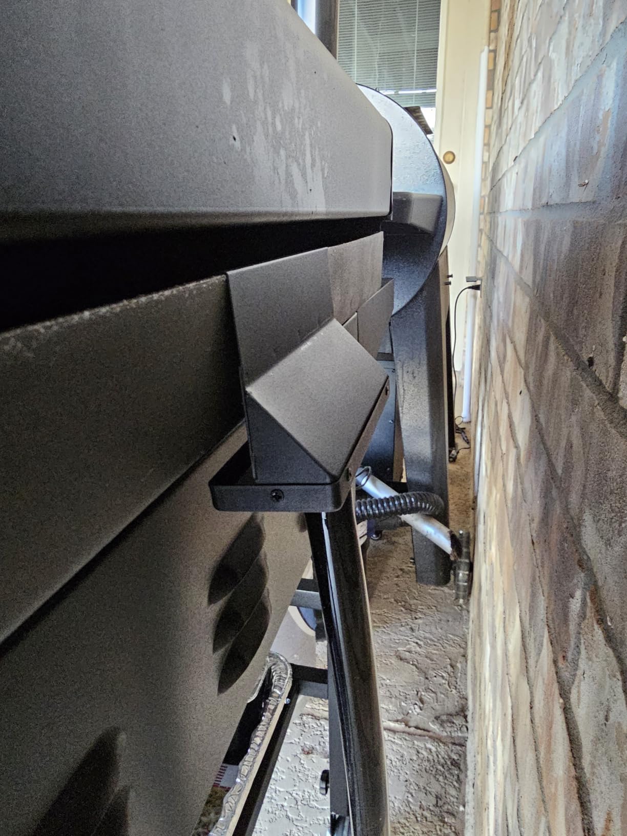 Rear Grease Drainage System for Blackstone Griddle 36