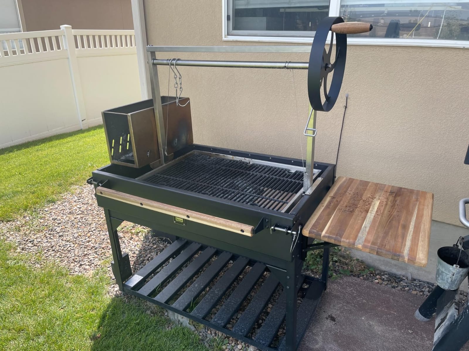 Backyard Discovery Argentine Santa Maria Wood Fire & Charcoal BBQ Grill with Brasero, Adjustable Grill Grates, Fire Bricks, Heavy-Duty Steel, S-Hooks, Acacia Wood Table for Outdoor Gaucho Grilling customer photo 1