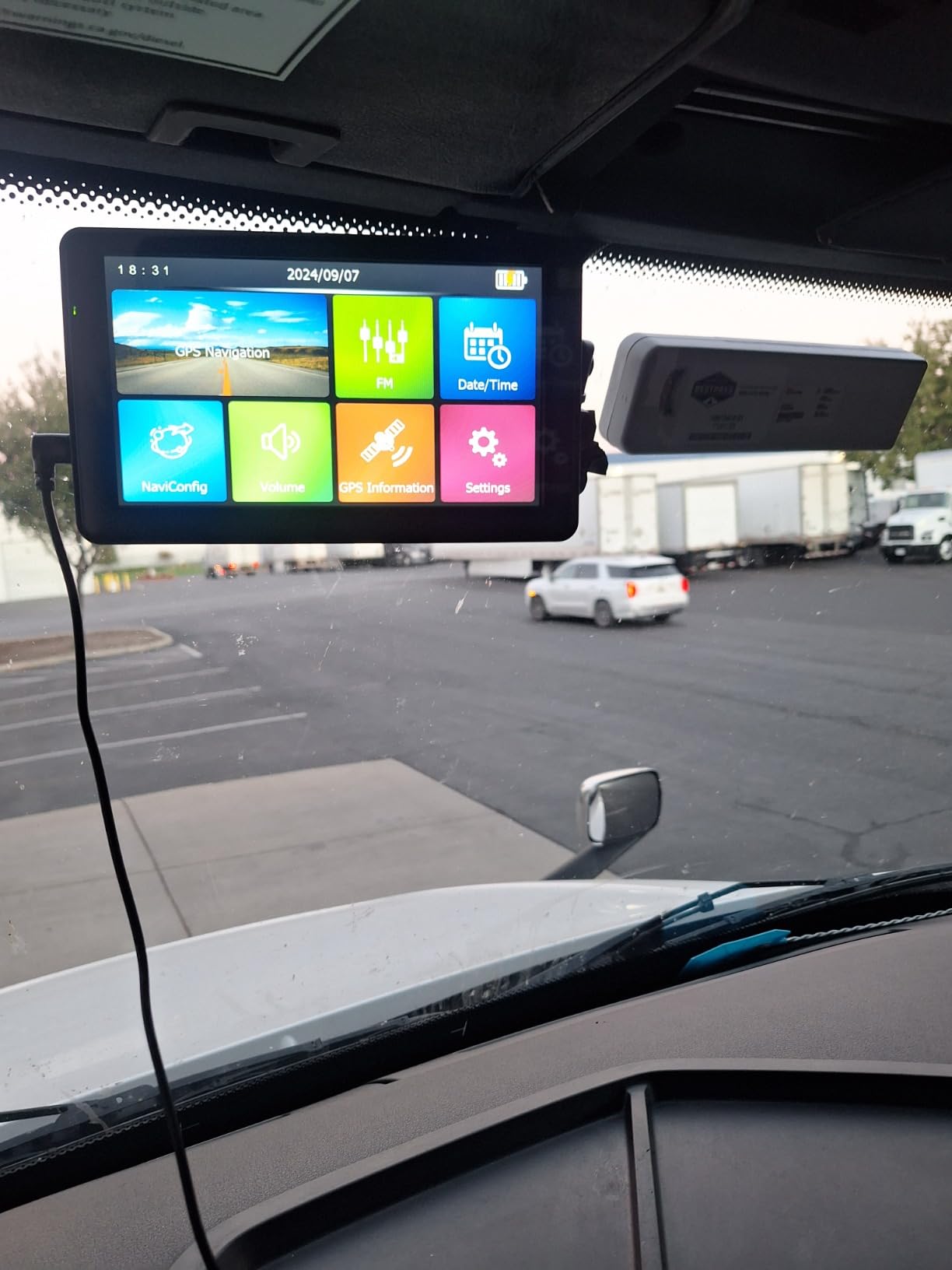 GPS Navigator for Truck Car, 7'' Truck GPS Commercial Drivers with 2026 Map customer photo 2