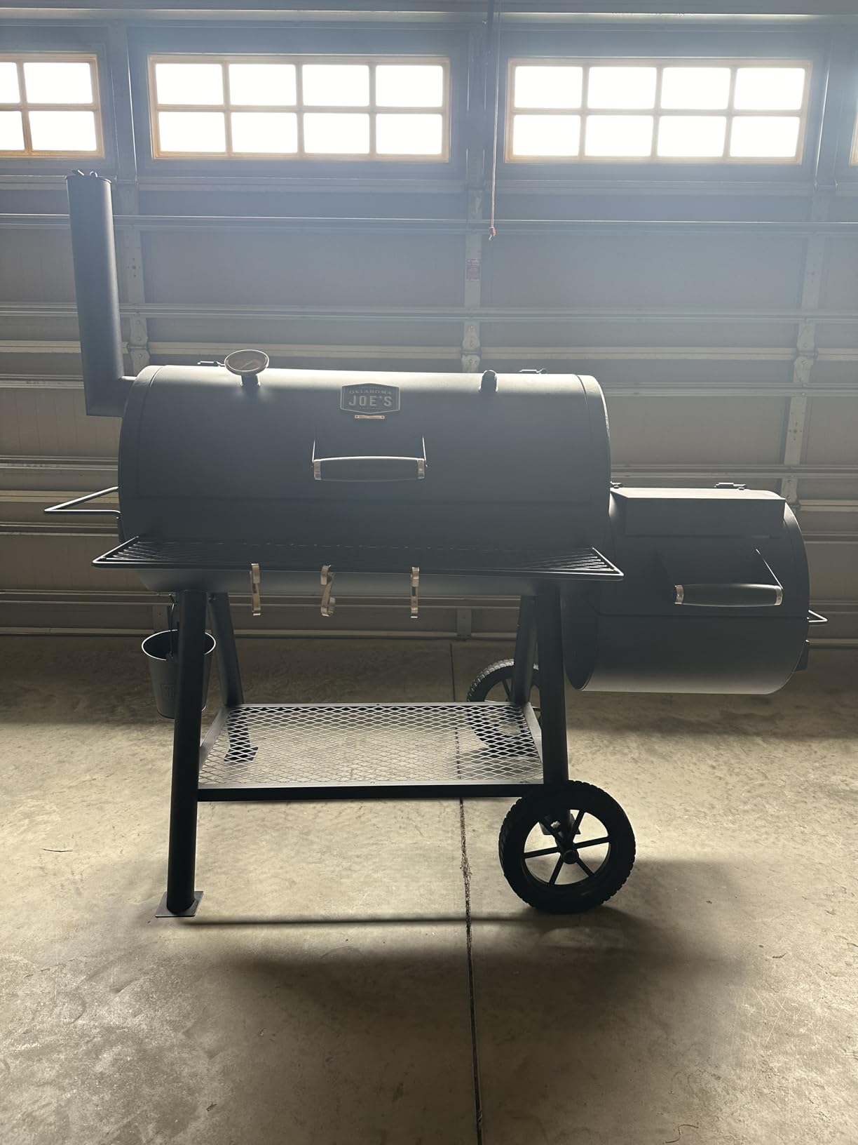 Oklahoma Joe's Highland Offset Charcoal Smoker and Grill with 900 sq. in. Cooking Area in Black customer photo 1
