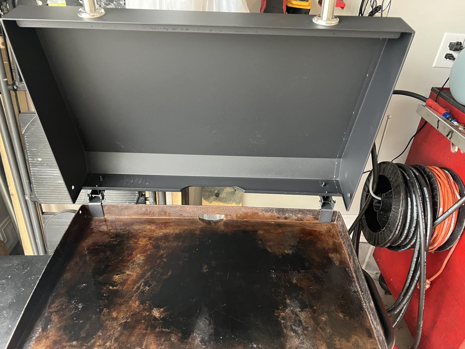 36 Inch Blackstone Griddle Grill Cover with Hinged Hood, 2026 Upgraded Outdoor Hard Grill Cover Compatible with Blackstone Models 1554 1836 1825 1866 2149 1984 2151 1863 2122 customer photo 2