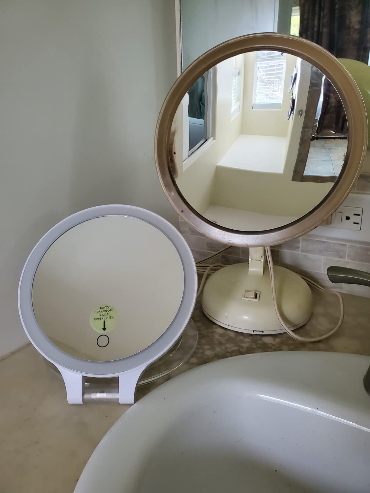 FASCINATE Travel 30X/1X Magnifying Mirror with Light Double Sided Mirror customer photo 1