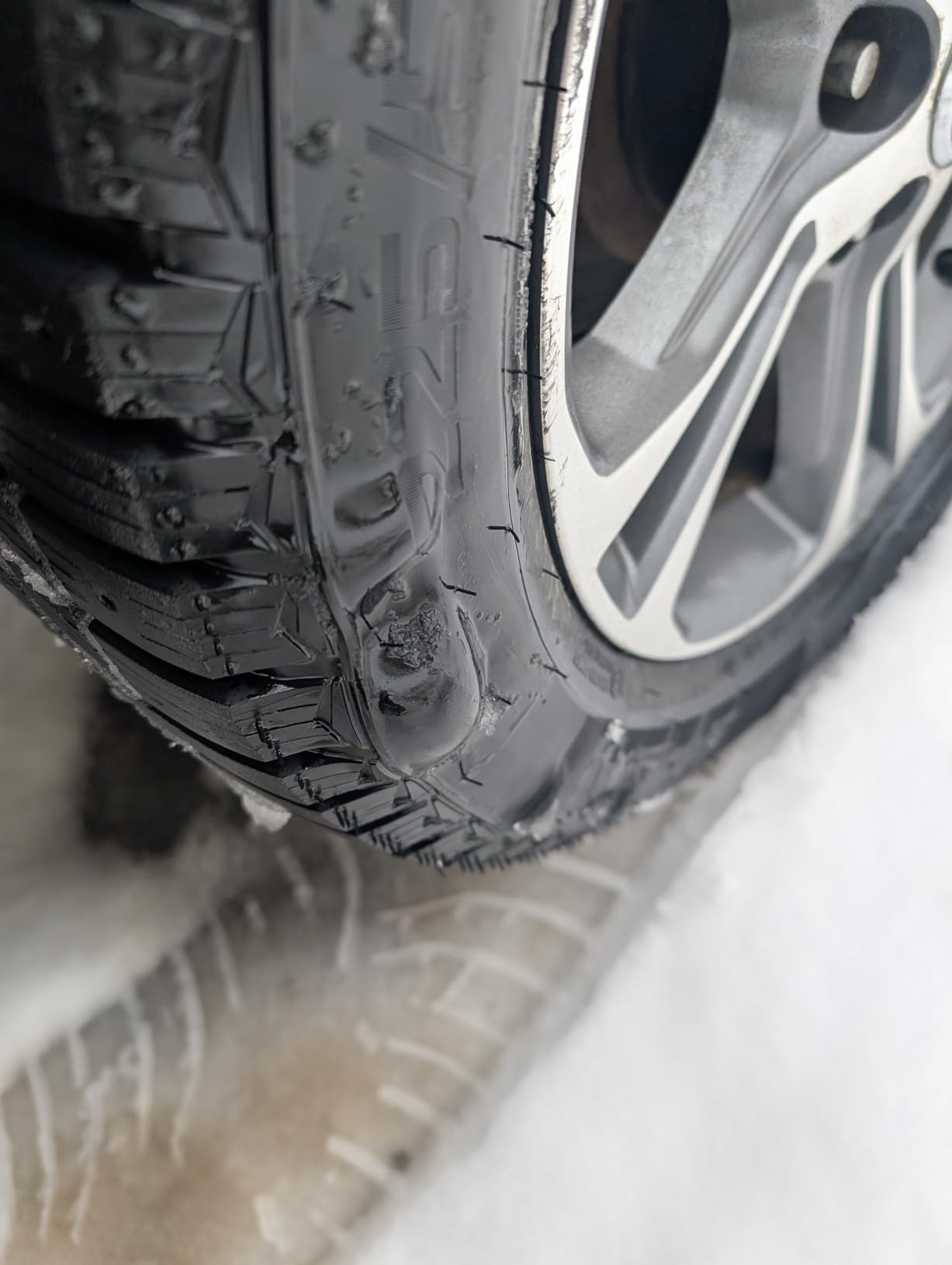 Armstrong Ski-Trac S 235/55R19 105T XL Touring 19 inch Tire customer photo 2