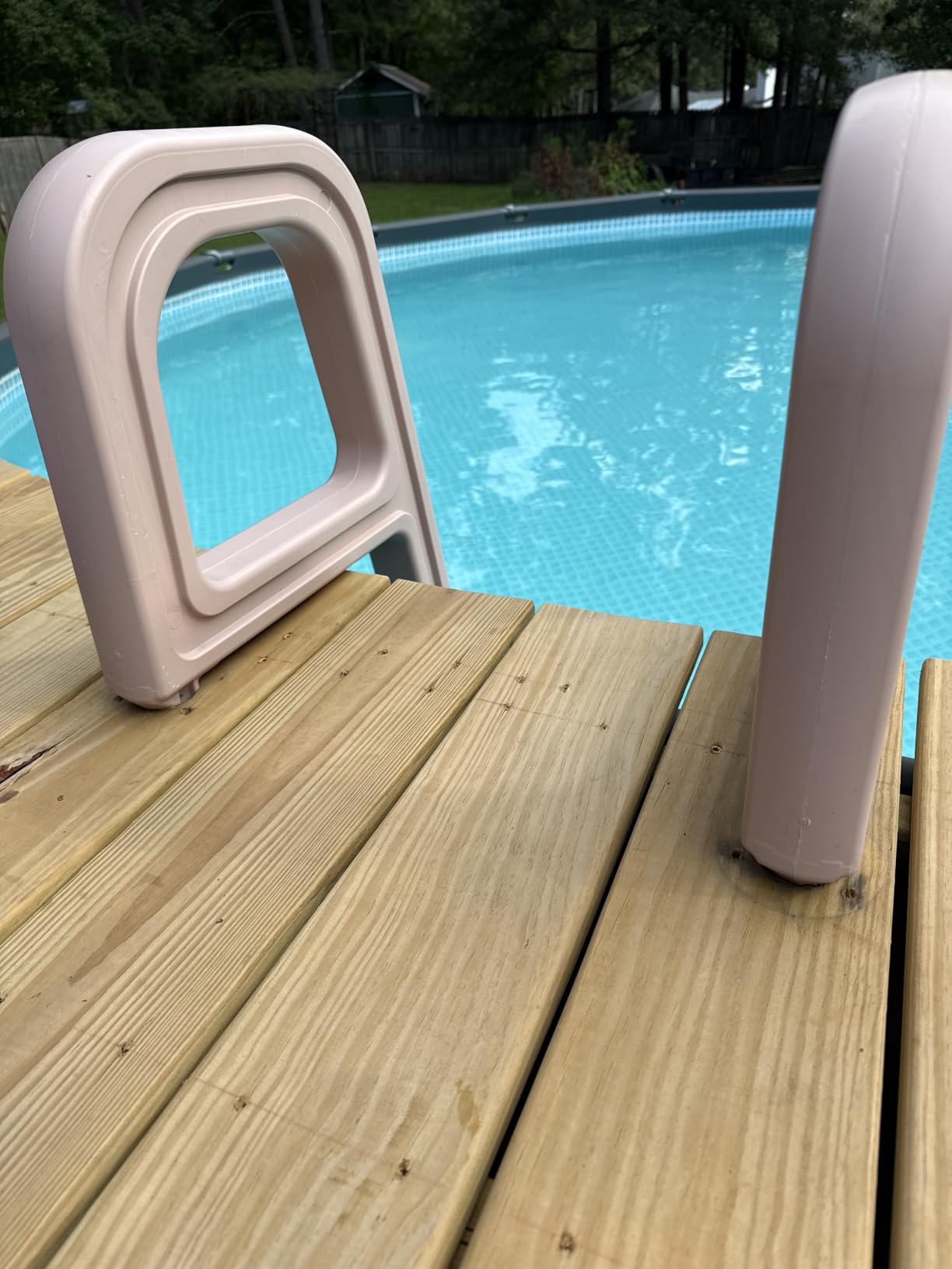 VEVOR Swimming Pool Ladder, 75°Inclined 5-Step Double Handrails Stair, Non-Slip Heavy Duty Steps, Load Capacity 300 lb, for 48-54 in Inground & Above-Ground Pools of Any Deck Surface Indoor & Outdoor customer photo 2