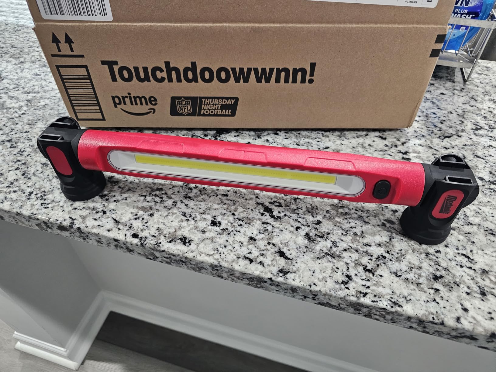Magnetic Cordless Under Hood Work Light Bar for Mechanics-Green customer photo 2