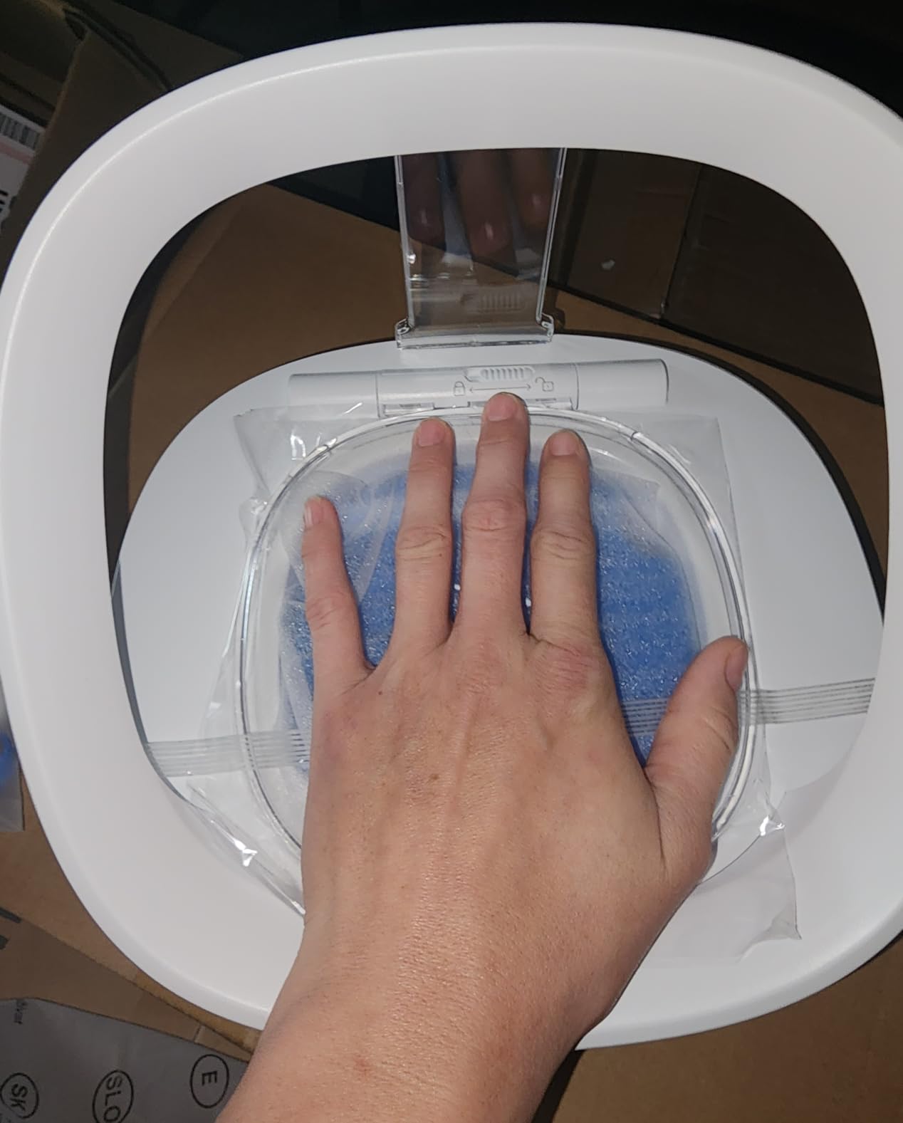 Smart Pet Feeder RFID Bluetooth, Wet & Dry Food Compatible, 400ML Capacity customer photo 1